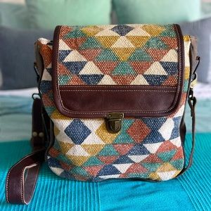 Myra Bag crossbody.